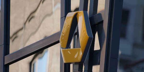 Bericht: Commerzbank priorisiert Angestellte bei Übernahmeprüfung