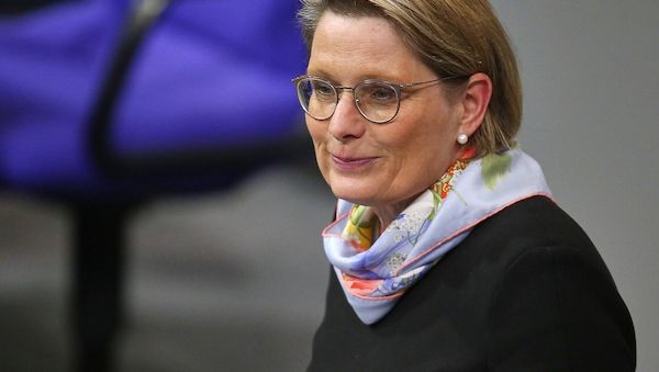 Justizministerin will "Nur Ja heißt Ja"-Regelung bei Jugendlichen