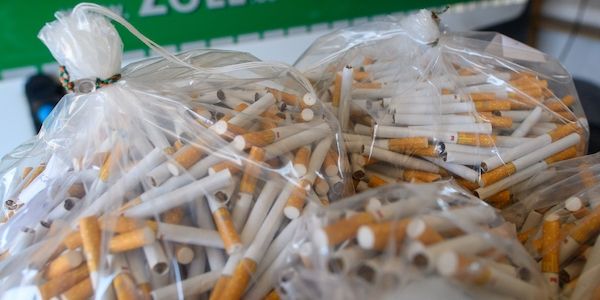 Zoll findet über eine Million unversteuerte Zigaretten auf der A12