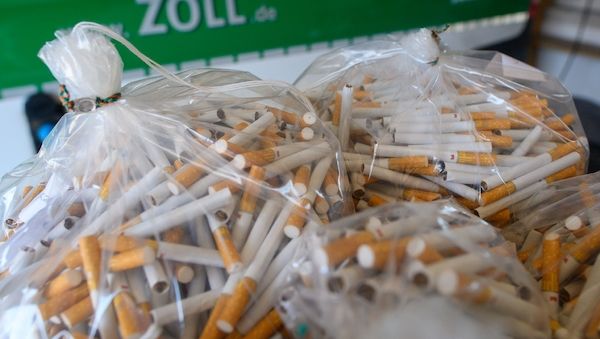 Zoll findet über eine Million unversteuerte Zigaretten auf der A12