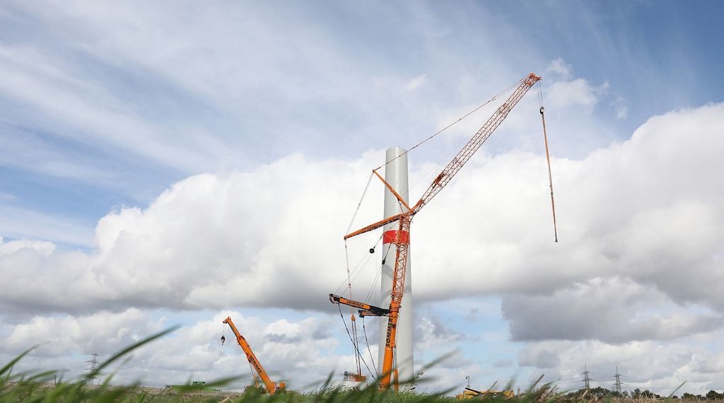 Umweltminister drängt auf weiteren Ausbau von Erneuerbaren