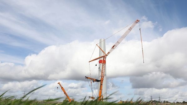 Umweltminister drängt auf weiteren Ausbau von Erneuerbaren