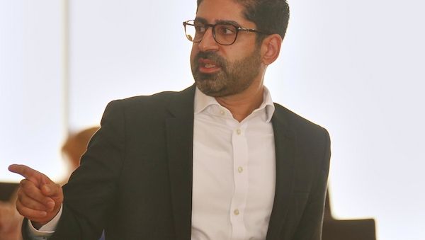 Hessischer Verkehrsminister verurteilt Angriff auf Kontrolleur in Frankfurt