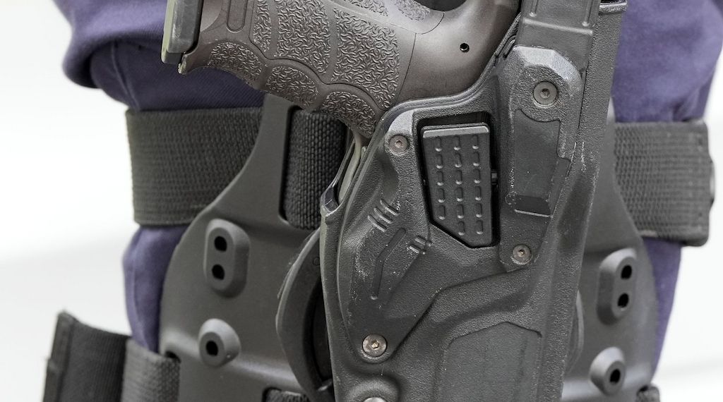 Brandenburger Polizisten verlieren Dienstwaffen – Finder geben sie zurück