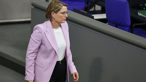 Justizministerin kündigt Gesetz gegen digitale Gewalt an