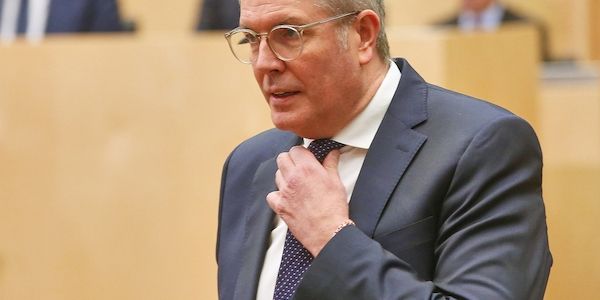 Schweitzer will USA bei Ramstein-Nutzung nicht einschränken