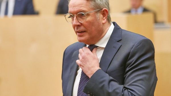 Schweitzer will USA bei Ramstein-Nutzung nicht einschränken