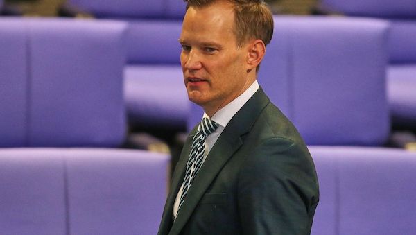 Streeck verteidigt Verbot von Inhaltsstoffen bei E-Zigaretten