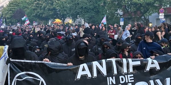 Linksradikale Szene ruft mit Kampfparolen zum 1. Mai auf