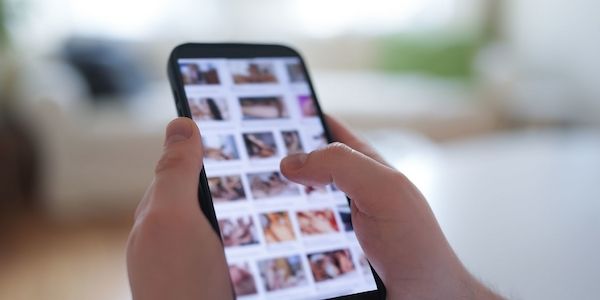 Demonstration in Berlin gegen sexualisierte digitale Gewalt