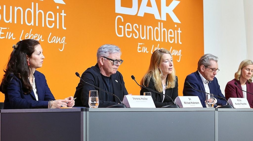 Studie vorgestellt: KI-Chatbots erhöhen riskanten Medienkonsum