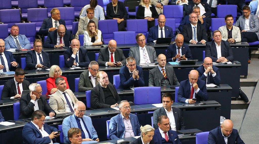 Union und SPD sehen sich in Umgang mit AfD im Bundestag bestätigt