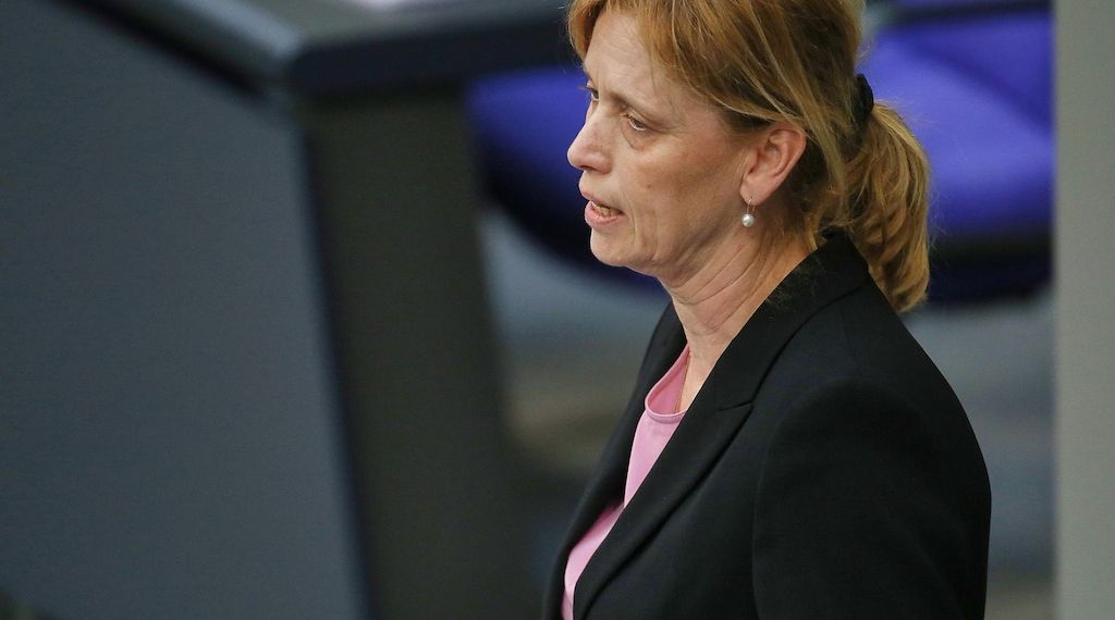 Prien verteidigt Umbau von "Demokratie leben"-Programm