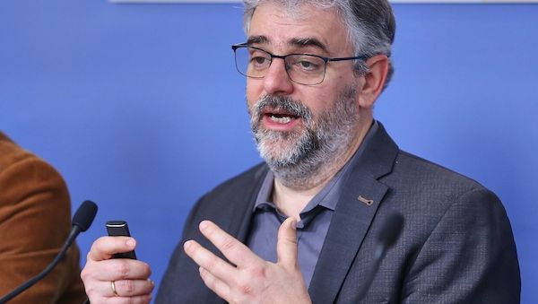 Gesundheitsökonomen kritisieren Mitversicherung von Ehepartnern