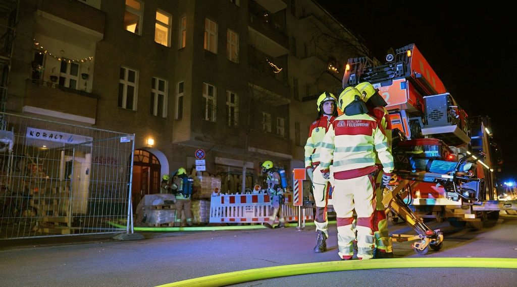 Erneuter Wohnungsbrand in Berlin-Neukölln - insgesamt zwei Verletzte