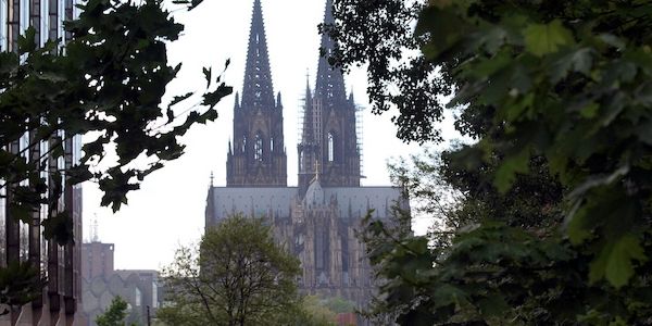 Köln sperrt Straßen wegen Weltkriegsbombe in Bilderstöckchen