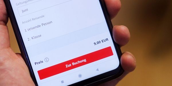 Ölkrise: Schnieder lehnt Rückkehr zu Neun-Euro-Ticket ab