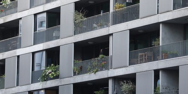 Studie: Unternehmen zögern bei Mitarbeiterwohnungen