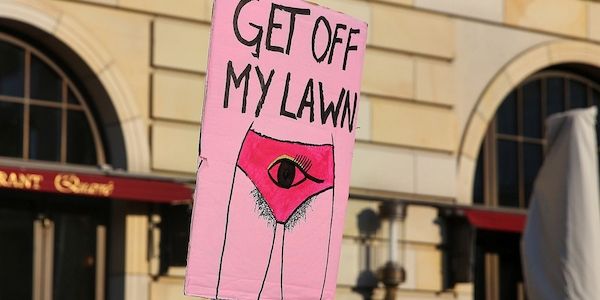 Linke will Gesamtstrategie zum Schutz von Frauen