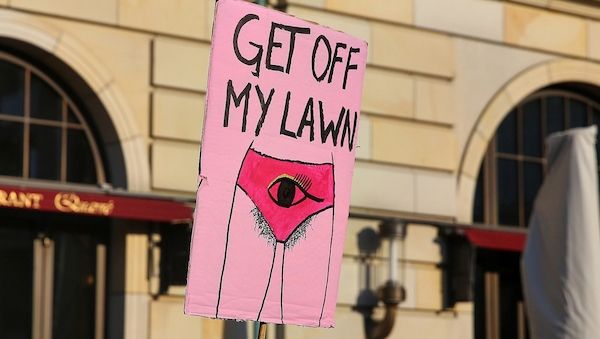 Linke will Gesamtstrategie zum Schutz von Frauen