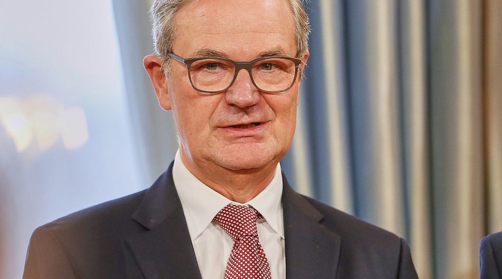 Scheidender Rechnungshof-Präsident beklagt "Verschiebebahnhof"