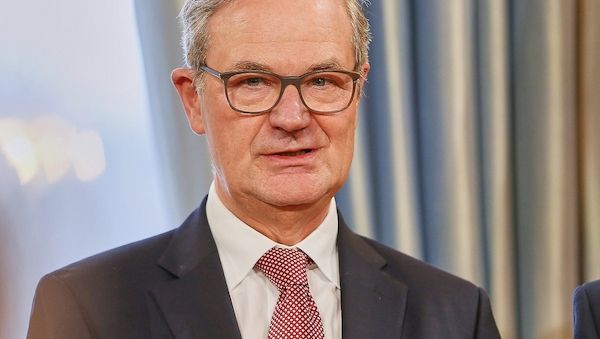 Scheidender Rechnungshof-Präsident beklagt "Verschiebebahnhof"