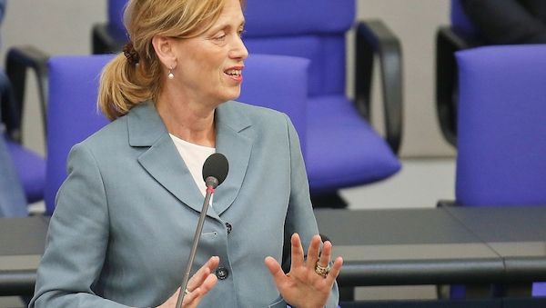 Prien plant umfassende Reform der Kinder- und Jugendhilfe