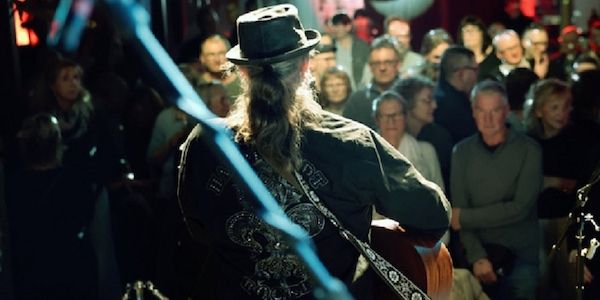 Ausverkauftes Brick House: OSSTERNHAGEN & Band begeistern Berlin - Weißensee