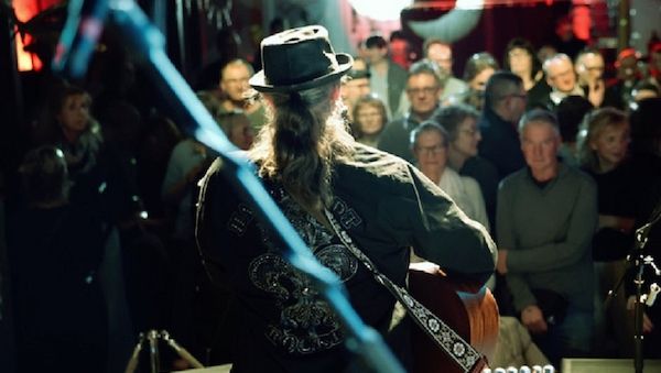 Ausverkauftes Brick House: OSSTERNHAGEN & Band begeistern Berlin - Weißensee