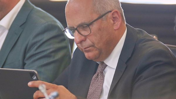 Poseck dringt auf härteren Umgang mit ausreisepflichtigen Syrern