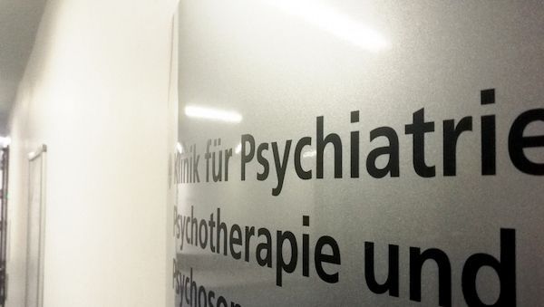 Mehr Minderjährige wegen psychischen Erkrankungen in Kliniken