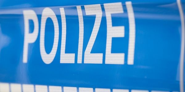 Fürstenwalde: Wütender Mann schlägt durch Trennscheibe –Busfahrer verletzt