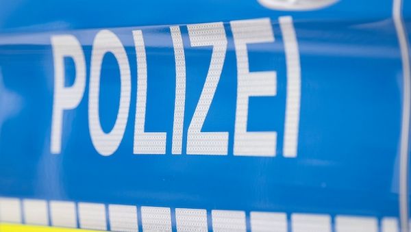 Fürstenwalde: Wütender Mann schlägt durch Trennscheibe –Busfahrer verletzt