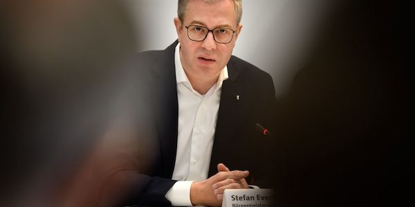 Berliner Beamte müssen auf Nachzahlung noch warten