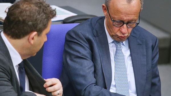 Infratest: SPD und Union verlieren in Sonntagsfrage deutlich