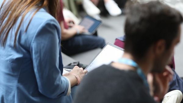 Umfrage: Deutsche blicken gespalten auf "Künstliche Intelligenz"