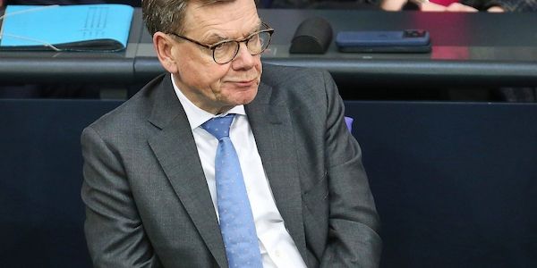 Wadephul zeigt sich prinzipiell bereit zu Absicherung von Seewegen