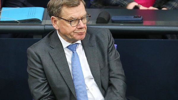 Wadephul zeigt sich prinzipiell bereit zu Absicherung von Seewegen