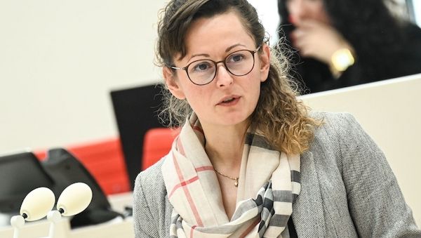 Tierseuche trifft Geflügel - Brandenburgs Ministerin hofft auf Beruhigung