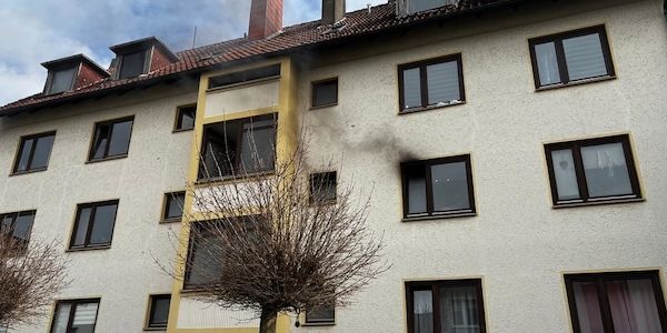 Küchenbrand in Bremerhaven führt zu Feuerwehr-Einsatz