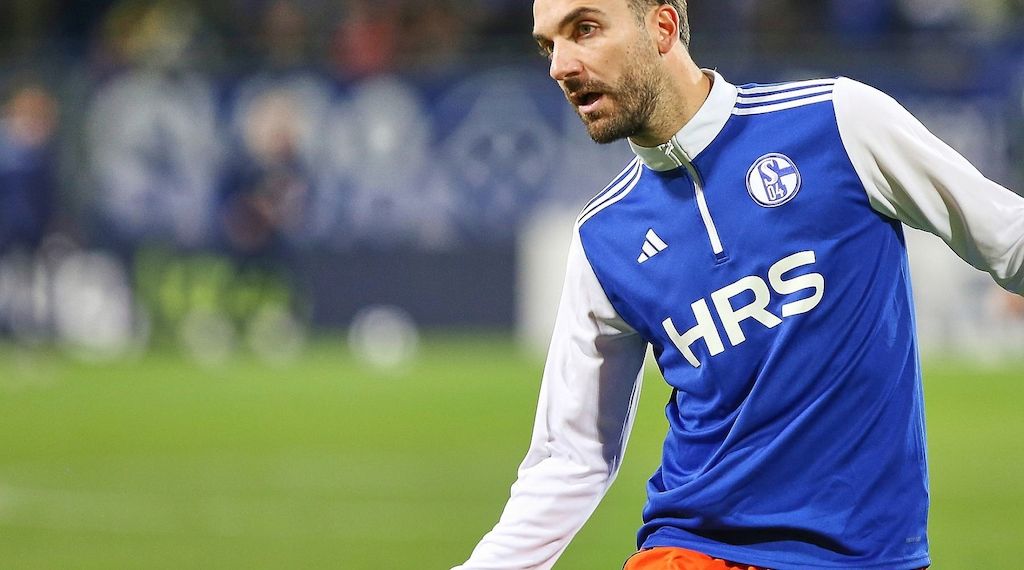 2. Liga: Schalke schlägt Karlsruhe und bleibt Tabellenführer