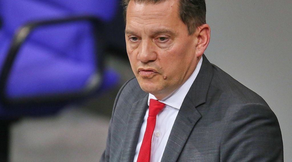 Fechner bezweifelt Genehmigungspflicht für Auslandsaufenthalte