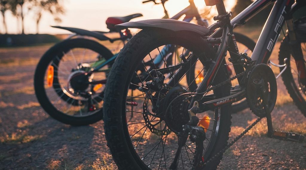 Radfahren mit Kindern: sicher auf Tour mit den ARAG-Experten