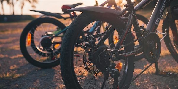 Radfahren mit Kindern: sicher auf Tour mit den ARAG-Experten