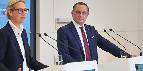 Forsa: AfD zieht mit Union gleich