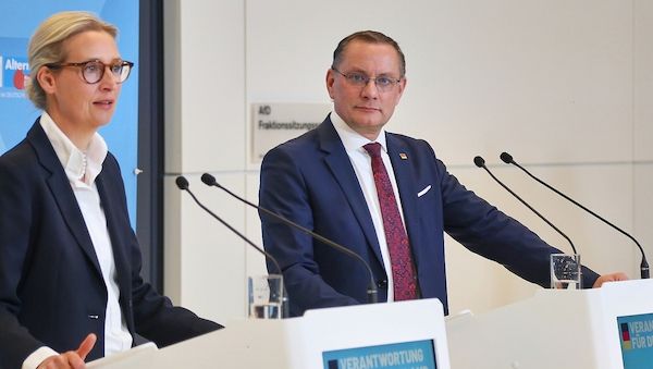 Forsa: AfD zieht mit Union gleich