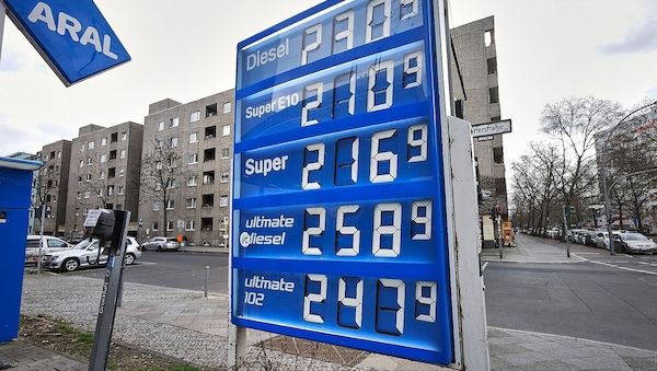 Aiwanger kritisiert neue Tankstellen-Regel als "peinlich"