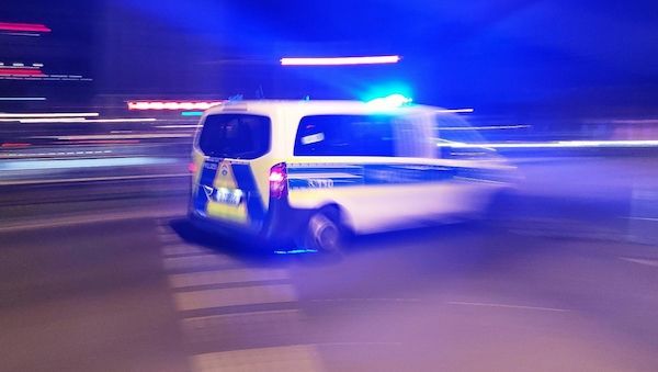 Mann in Berlin-Neukölln mit Stichverletzungen gefunden