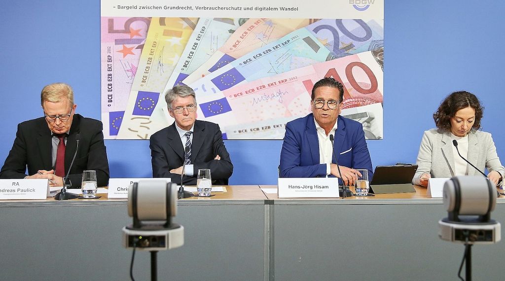 Gutachten: Verweigerung von Bargeldannahme verletzt Grundrechte