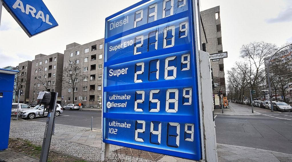 Kartellamt rechnet mit sinkenden Spritpreisen